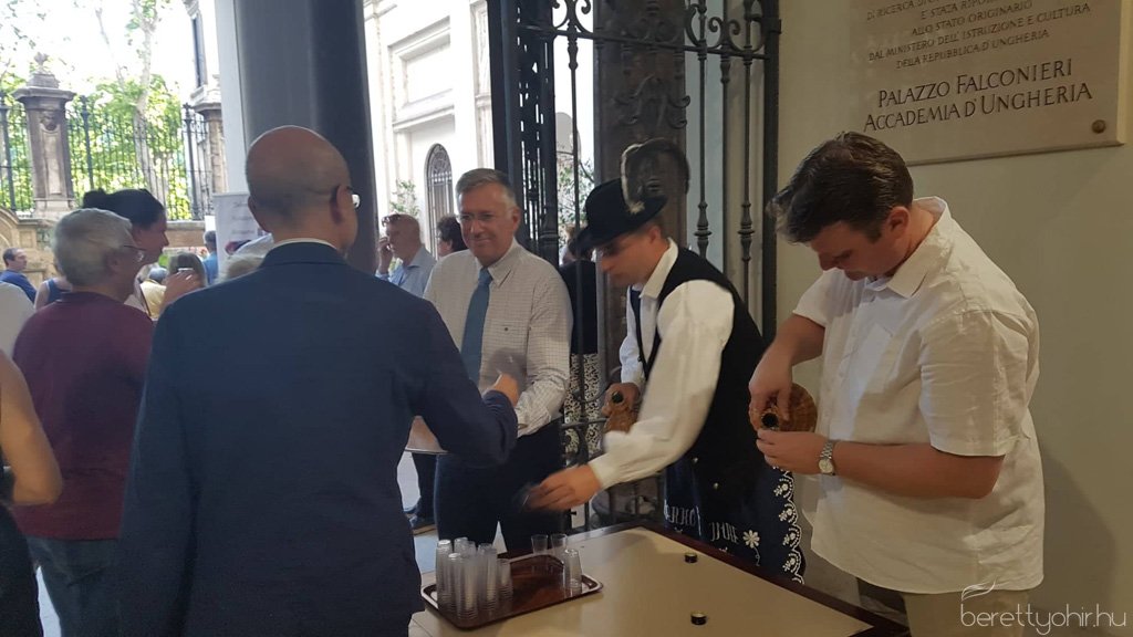 Rómában mutatkozhatott be városunk 02